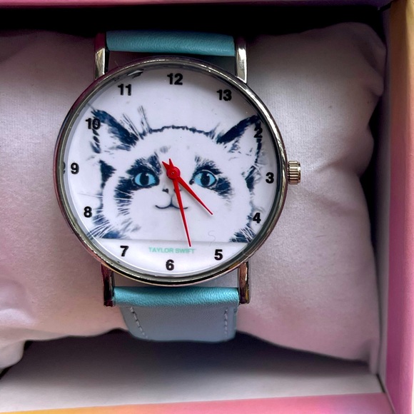 Taylor Swift Benjamin Button Watch RARE - Picture 3 of 4
